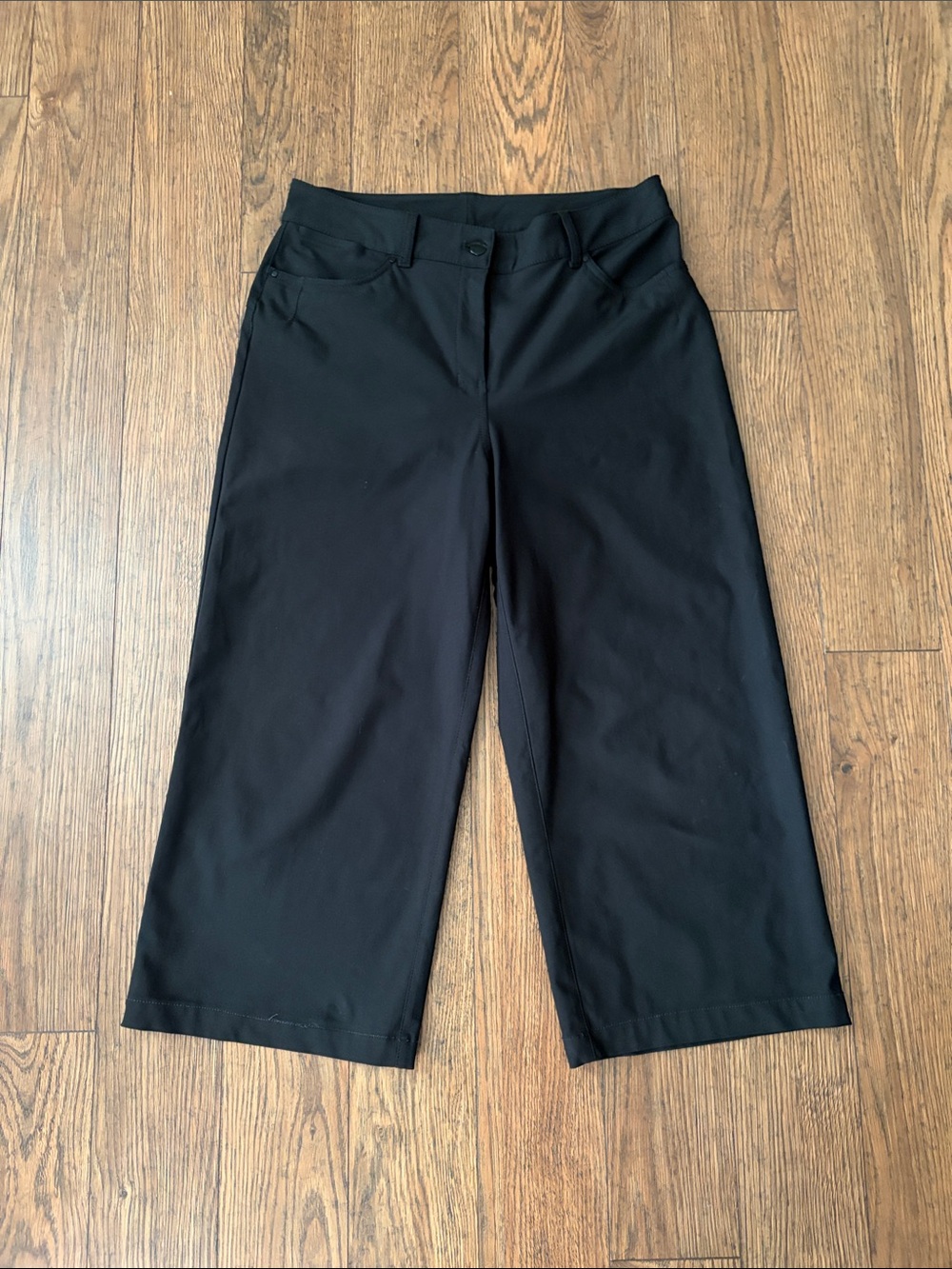 lululemon athletica Black Cropped Wide-Leg Capris